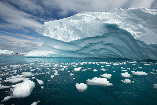 Antarctica circle cruise