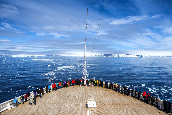 Classic Antarctica Cruise Image